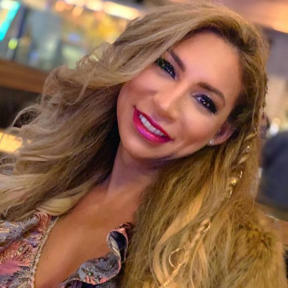 Meet your Posher, Cecilia - Picture 1 of 1